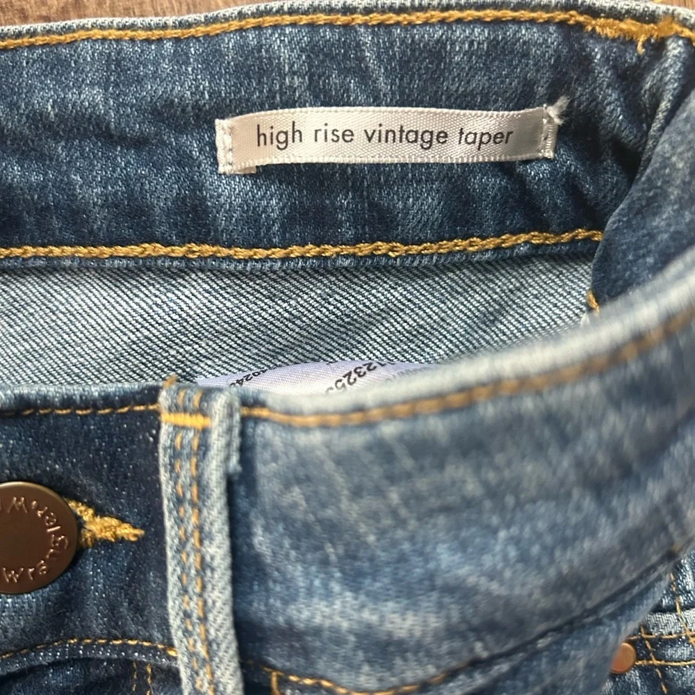 Wrangler High Rise Vintage Taper Jeans Size 2 Straight Leg Light Wash Denim - Picture 6 of 14